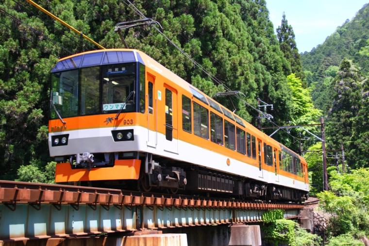叡山電車・展望列車「きらら」900系
