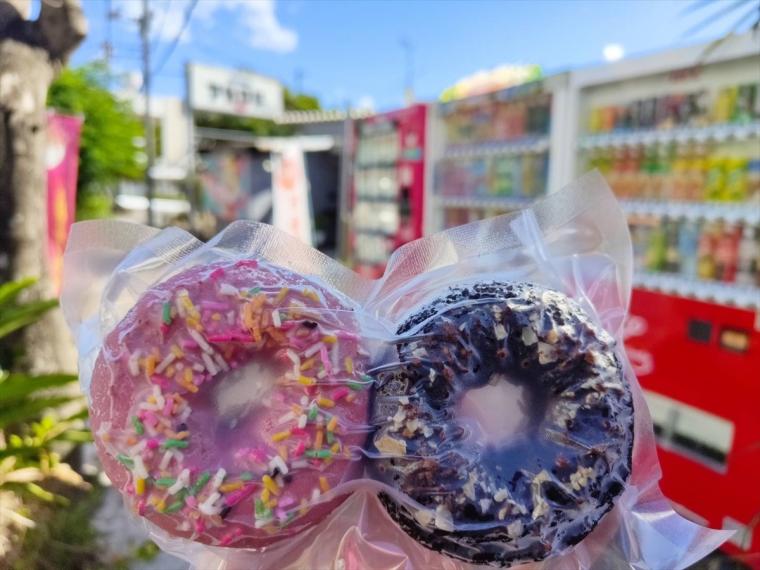 【沖縄】24 時間いつでも買える映えグルメ！SNS でも話題！沖縄の自販機スイーツ特集