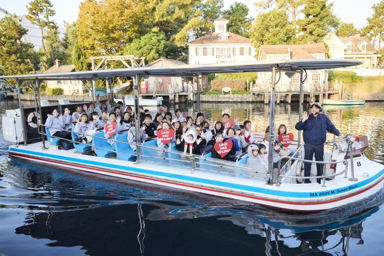 バイオ燃料搭載「Jaws」ボートツアー初出航の様子