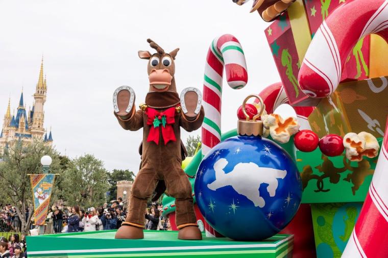 2024年 東京ディズニーランド クリスマス パレード