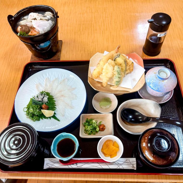 【鳥取県米子市】とらふぐ料理が味わえる温泉施設内のレストラン。名水で育てた陸上養殖のとらふぐとは？