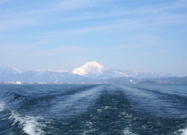 絶景に大満足！冬景色を楽しむ2時間半の船旅「びわ湖縦走 雪見船クルーズ」