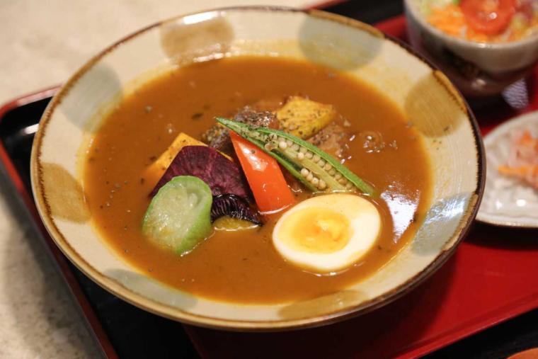 紅芋タルトならぬ紅芋トースト！？島野菜スープカレーに舌鼓!国際通り「ギャラリーカフェ ゆくら」お土産屋も買えるランチスポット（那覇市）