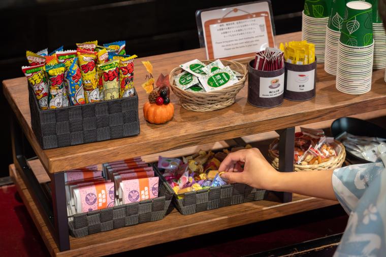 「旅館 岐山」駄菓子バー