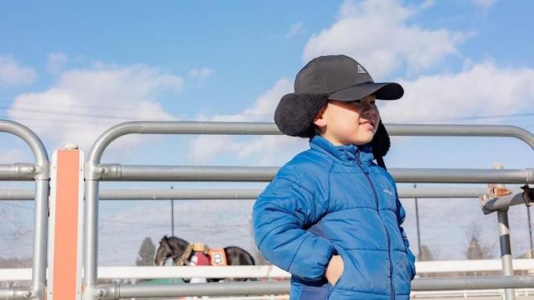 世界唯一！迫力のレースと動物園が冬でもまとめて楽しめちゃうスポット　「ふれあいの極意」を獣医師ママライターが解説｜北海道・帯広市「帯広競馬場」