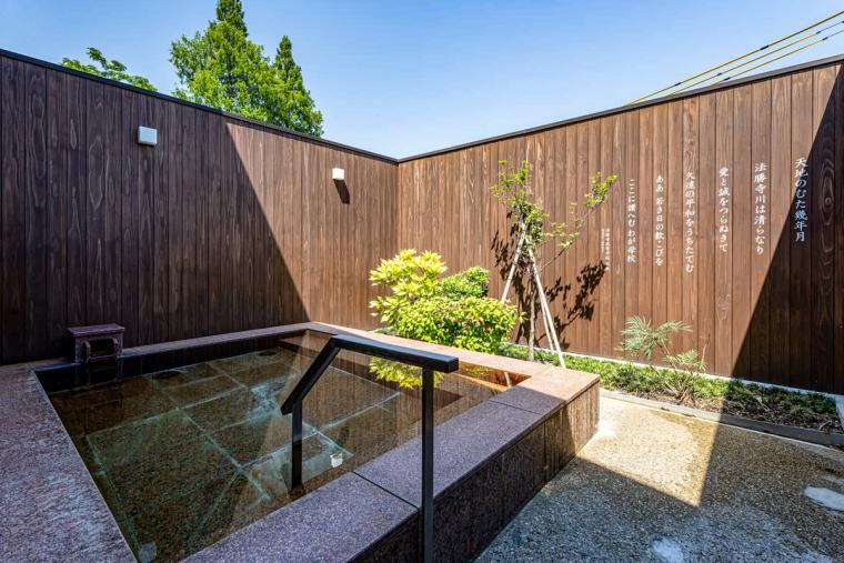 鳥取県に移住して身近になった「温泉」の存在。世代を越えてくつろげる、居心地の良さ抜群の温泉施設