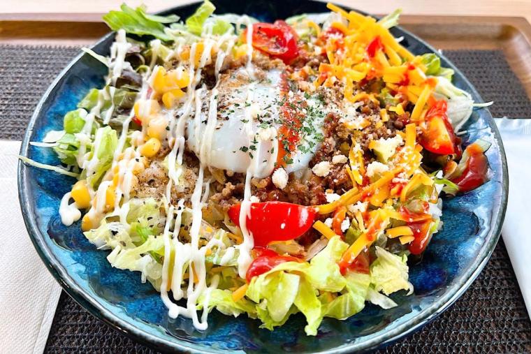 沖縄を味わい尽くす！2025 年沖縄グルメ店ランキング TOP30【地域別】地元ローカルも観光客も食欲を満たせる名店
