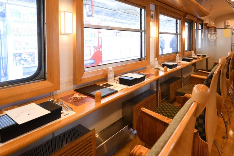 しなの鉄道観光列車「ろくもん」