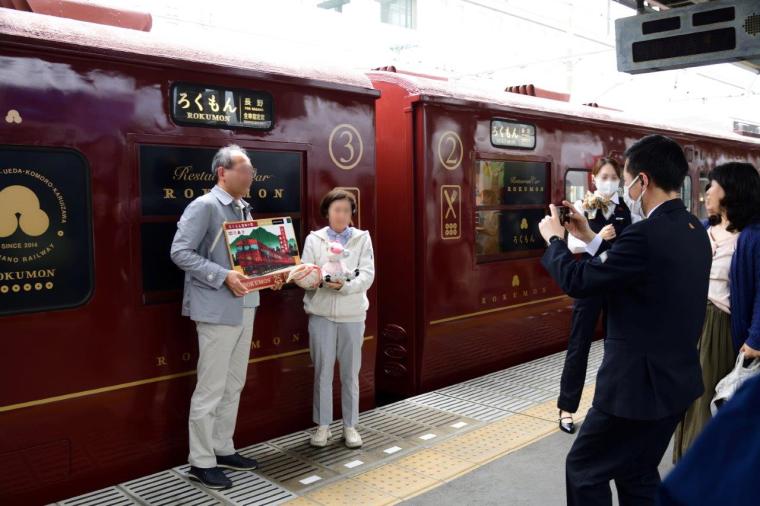 しなの鉄道観光列車「ろくもん」