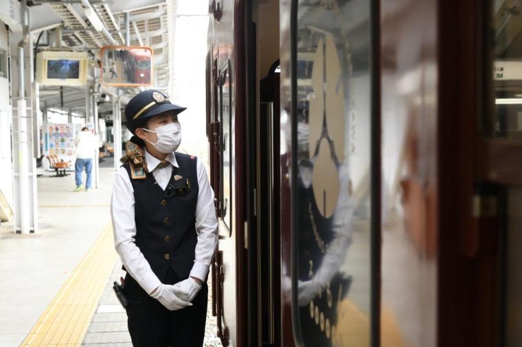 しなの鉄道観光列車「ろくもん」