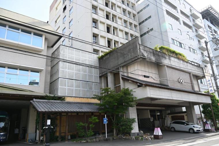 高知の美味集合！約 40 種類の朝食ビュッフェ 土佐御苑内レストラン 「ジャルダン」