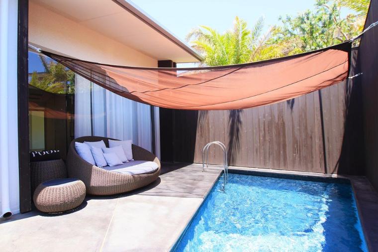 BOTANICAL POOL CLUB