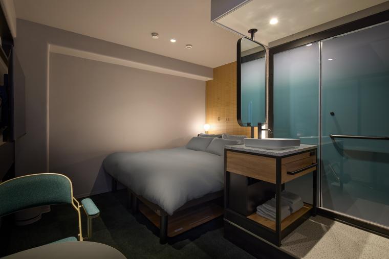 「BASE LAYER HOTEL 名古屋錦」キングルーム