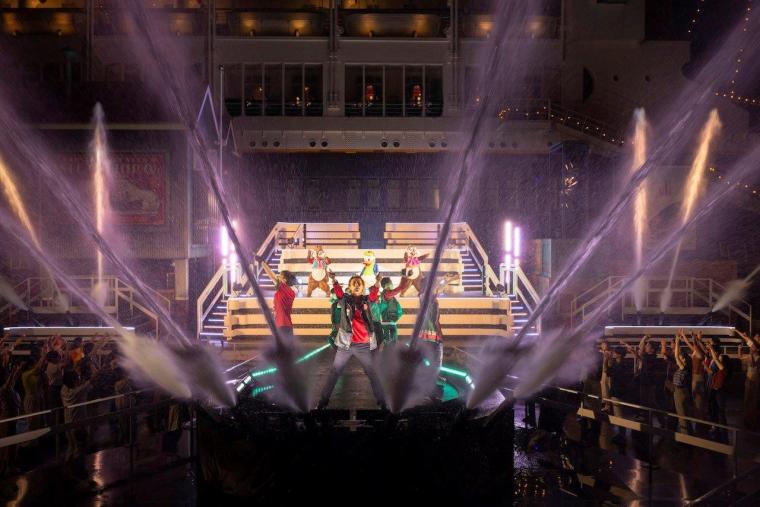 ジャボリミッキー×びしょ濡れも！エキサイティングな夏の東京ディズニーシー