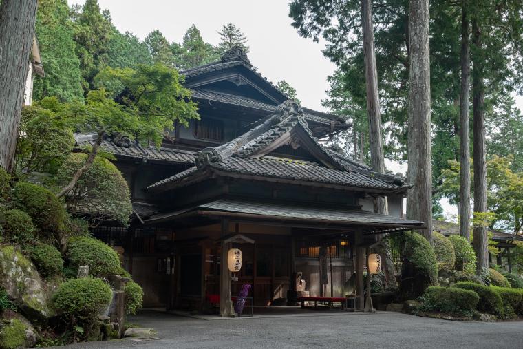 湯之島館外観