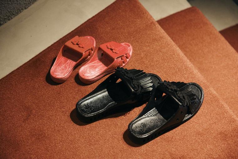 「TRAN.SCENDER® HÔTEL Yokohama」ルームシューズ
