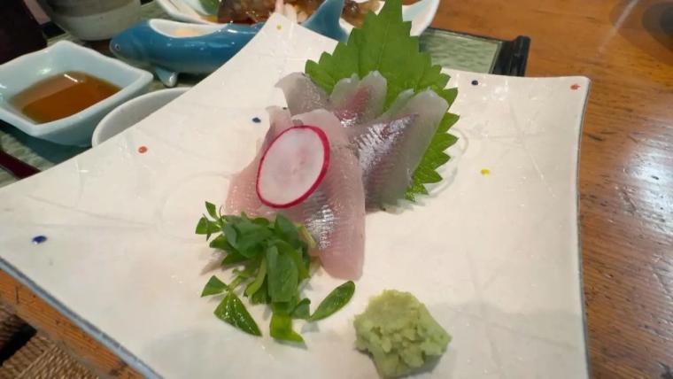 小ぶりで骨までやわらか！清流のめぐみ 庄川鮎を堪能【鮎料理専門店鮎や】