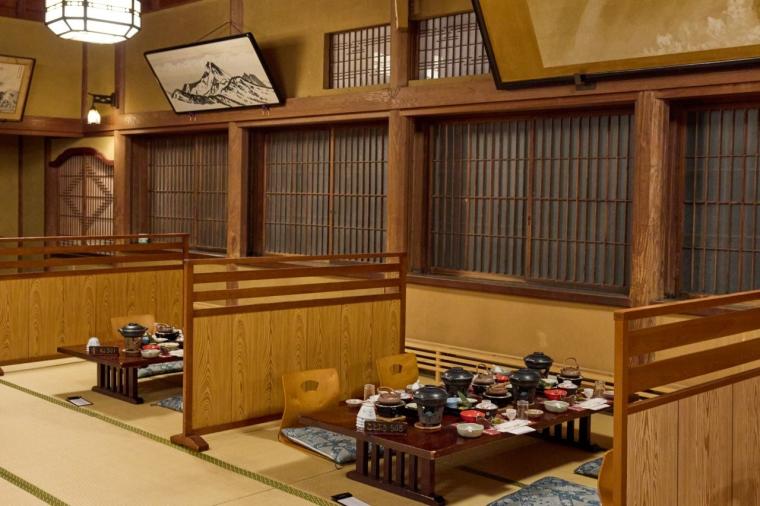 歴史の宿 金具屋