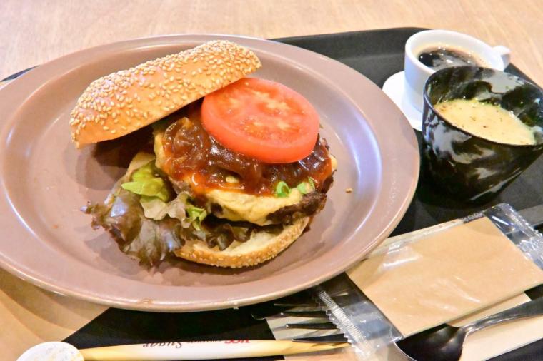 【高知】厳選素材を使ったバーガー・カレー・パスタ「須﨑大漁堂」