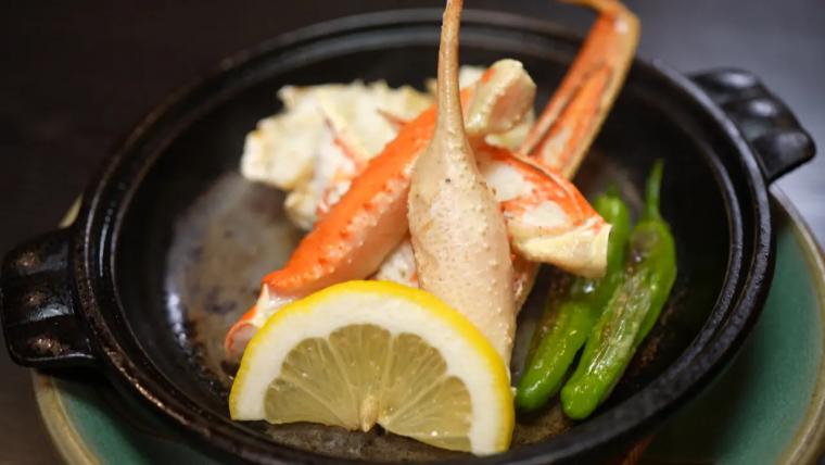 カニづくしで半世紀！まるごと茹でガニに刺身、バター焼きも【市山】砺波の割烹で味わうカニ料理