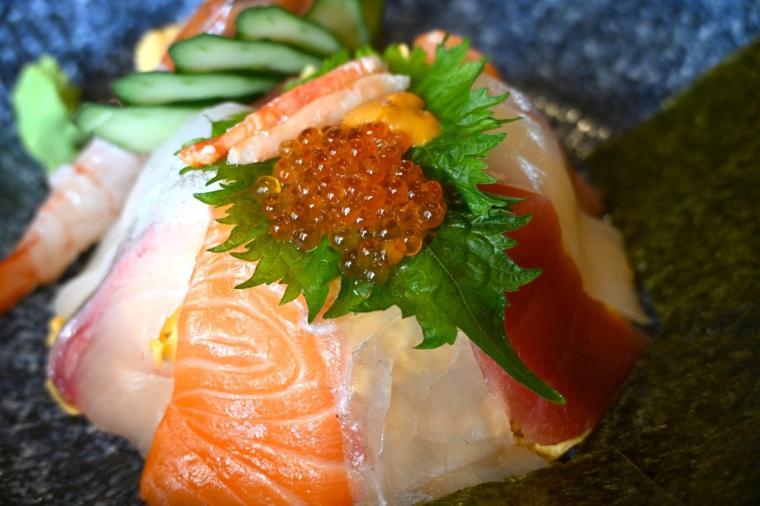 【高知】生簀で泳ぐ魚を注文！鮮度も旨さも抜群「活魚 漁ま」