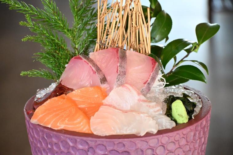 【高知】生簀で泳ぐ魚を注文！鮮度も旨さも抜群「活魚 漁ま」