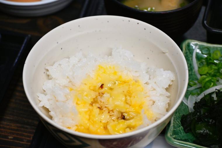 【高知】予約不要で藁焼き体験ができるカツオのタタキ専門店「土佐タタキ道場」