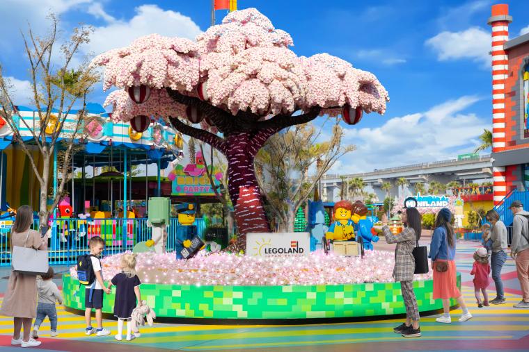「レゴランドⓇ で春のお祝いパーティー」サクラツリー