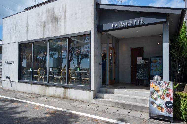 【静岡】新鮮生しらす、ジェラート、ビール、海風感じる温泉まで。東京から1時間で叶う港町・用宗の旅