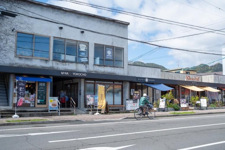 【静岡】新鮮生しらす、ジェラート、ビール、海風感じる温泉まで。東京から1時間で叶う港町・用宗の旅