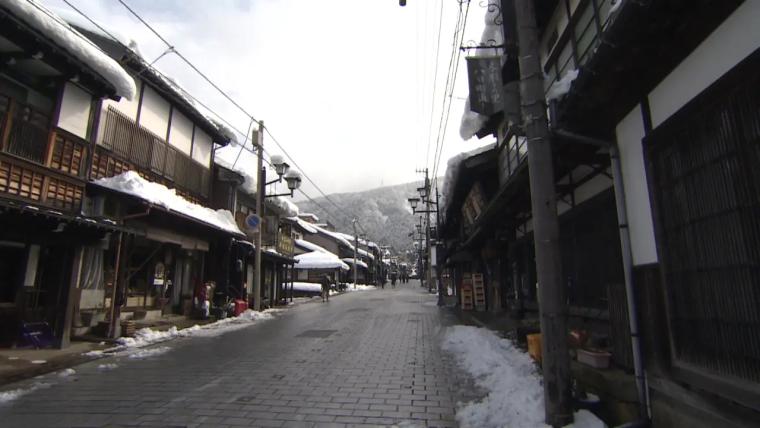 【富山】初心者 OK! 彫刻のまち南砺・井波で楽しむ木彫り体験「木のぐい呑みづくり」地酒の試飲も