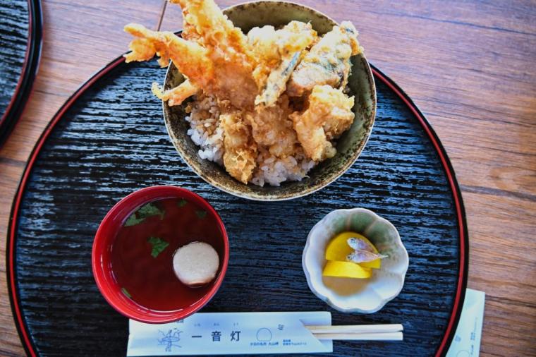 【高知】太平洋の絶景＆絶品の海鮮丼！「海辺の料理店 一音灯」