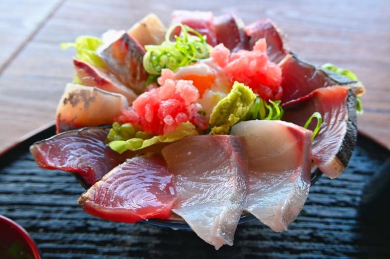 【高知】太平洋の絶景＆絶品の海鮮丼！「海辺の料理店 一音灯」