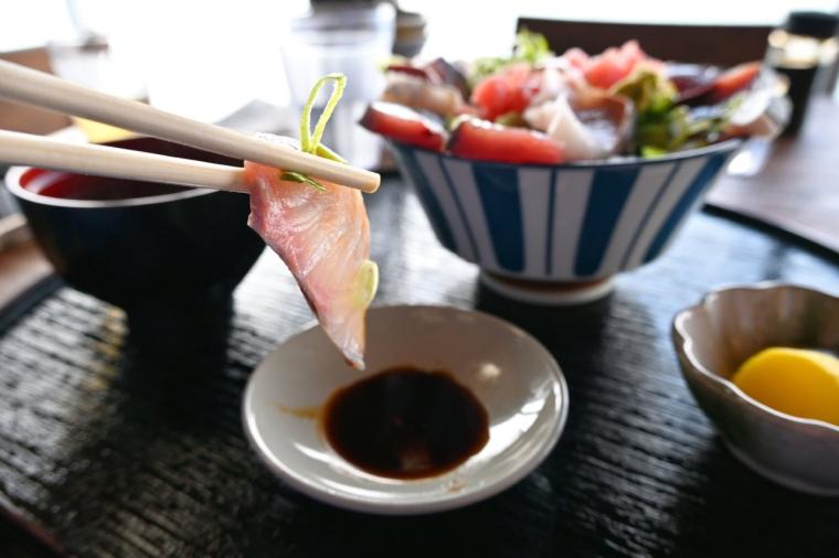 【高知】太平洋の絶景＆絶品の海鮮丼！「海辺の料理店 一音灯」