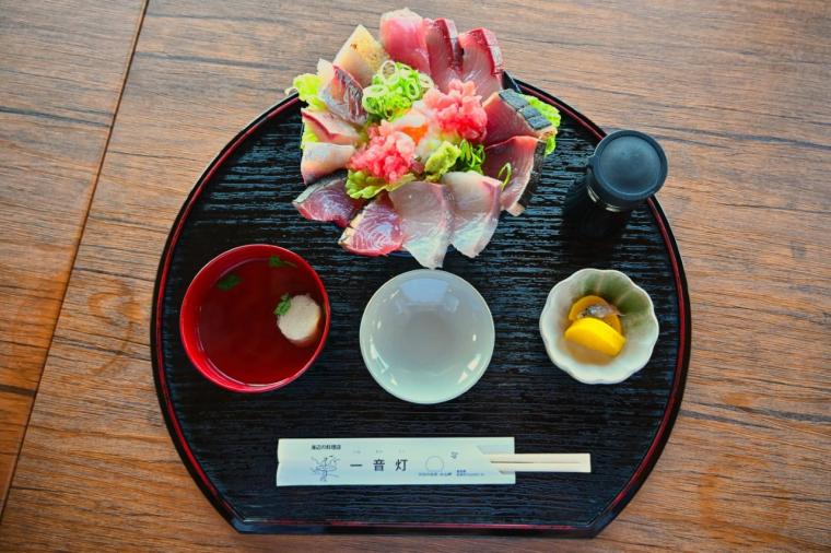 【高知】太平洋の絶景＆絶品の海鮮丼！「海辺の料理店 一音灯」
