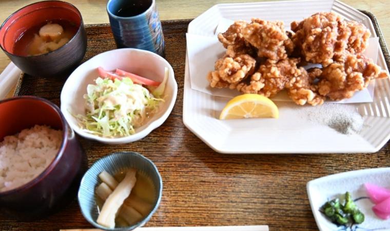 創業40年！高知の人気食事処「帆竿」