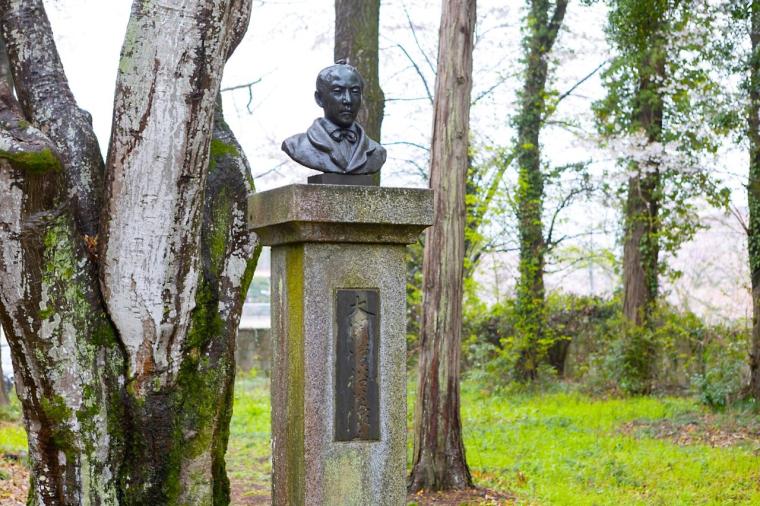 明治のナイチンゲール・大関和の功績を刻む「大関和記念碑」