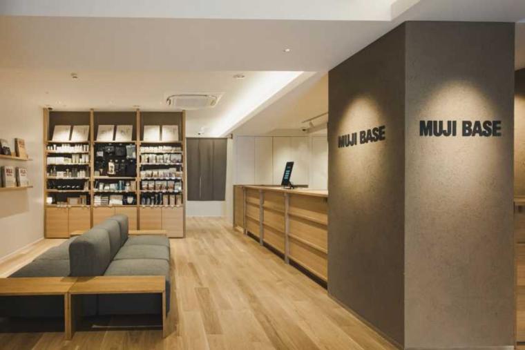 「MUJI BASE KYOTO kiyomizu」受付