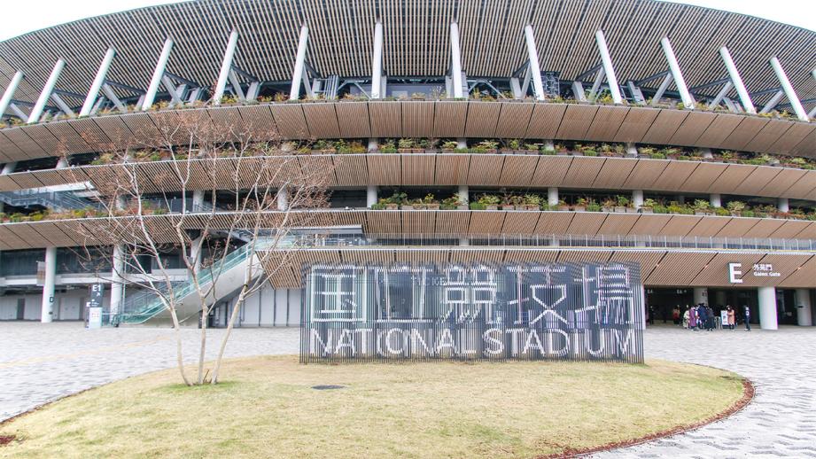 聖火リレートーチも間近に見られる！新国立競技場でスタジアムツアーがスタート