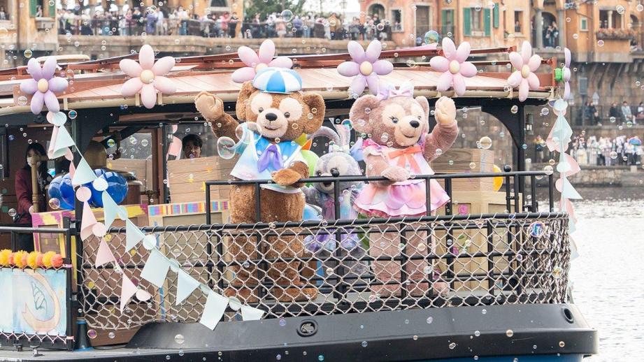 ダッフィー誕生から20周年をお祝い！東京ディズニーシー「ダッフィー&フレンズ20周年：カラフルハピネス」