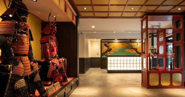 「MIMARU大阪 心斎橋NORTH」のロビーエントランス。館内に入ると、タイムスリップしたかのような空間が広がります