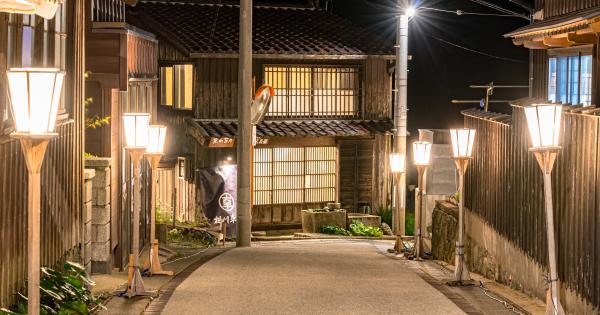 「NIPPONIA 佐渡相川 金山町」がある佐渡相川の町並み