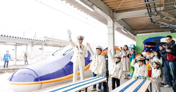 「プラレールよねざわえき in 米沢駅」しゅっぱつしき