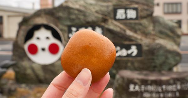 160年以上の歴史を誇る鳥取名物「ふろしきまんじゅう」。黒糖香る、ふんわり蒸し饅頭！