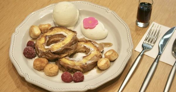 「カフェ 加賀麩不室屋」で麩のスイーツを