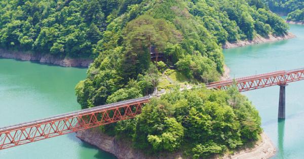 全国の湖畔にあるカフェ6選〜水辺の景色に癒やされながらひと休み〜