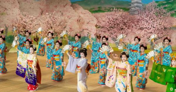 京都・祇園の春の風物詩、芸妓さん・舞妓さんが華やかに京の四季を舞う「都をどり」にうっとり