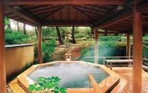 鴨川館